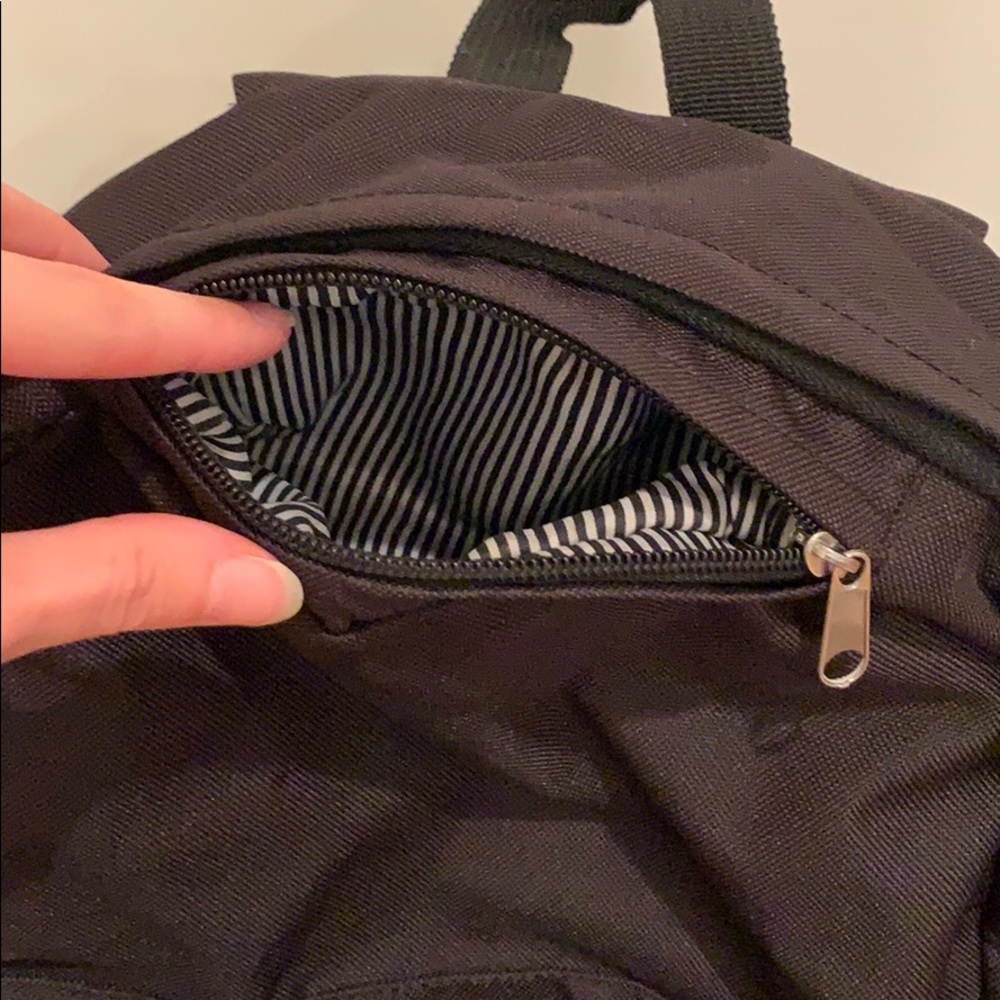 Black backpack - Picture 3 of 5